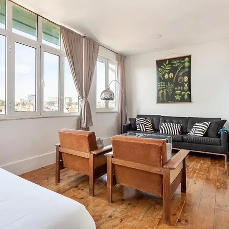 Joivy Cosy 2-bed Flat In Arroios * Lisbon